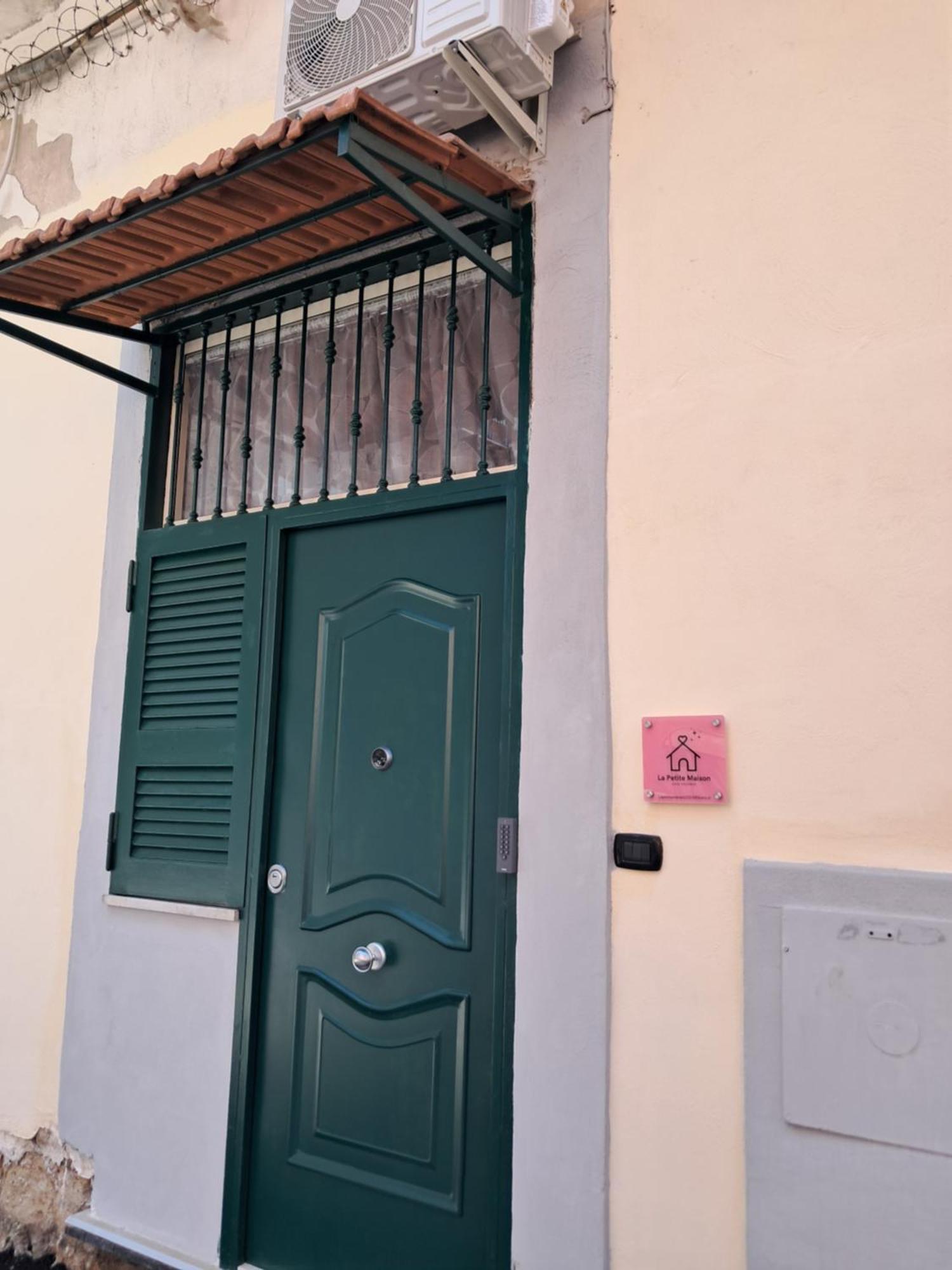 La Petite Maison Nápoles Exterior foto